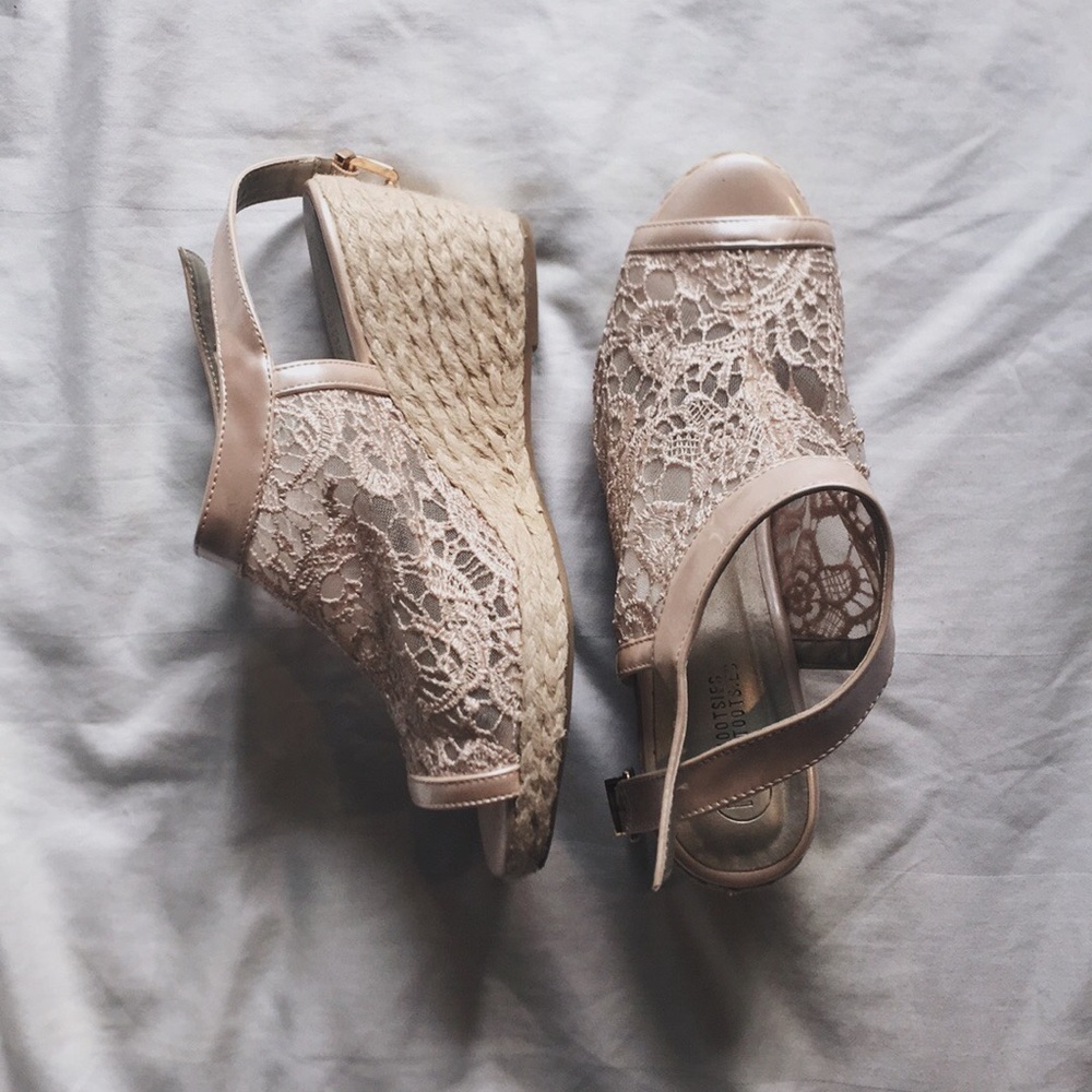 Mootsies Tootsies lace wedges